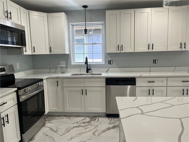 362 kenyon Avenue, Pawtucket, RI 02861