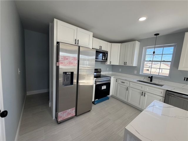 362 kenyon Avenue, Pawtucket, RI 02861