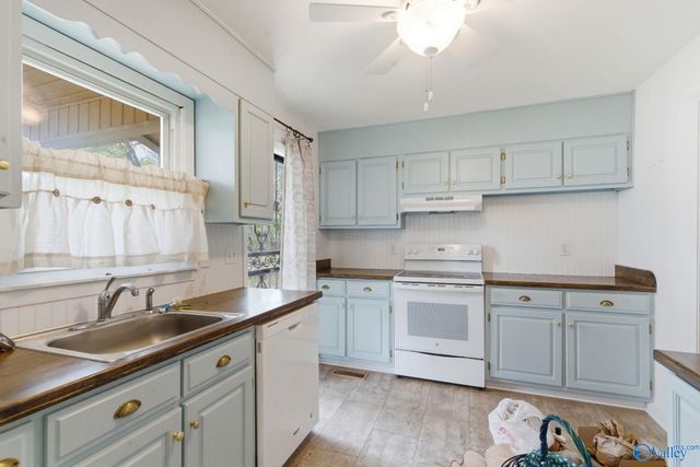 3209 Berkley Street SW, Huntsville, AL 35805