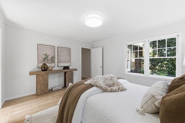 415 Oak Court, Menlo Park, CA 94025