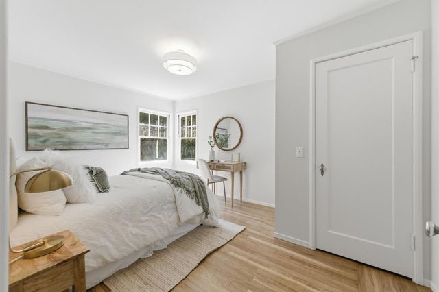 415 Oak Court, Menlo Park, CA 94025