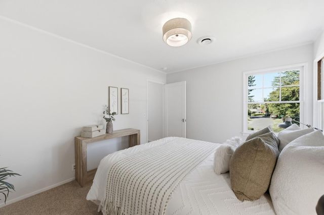 415 Oak Court, Menlo Park, CA 94025