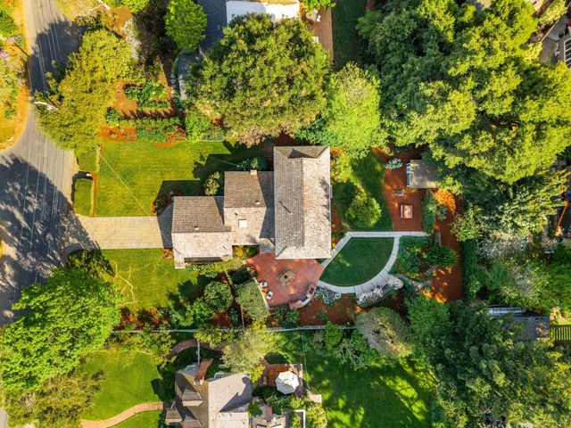 415 Oak Court, Menlo Park, CA 94025