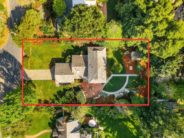 415 Oak Court, Menlo Park, CA 94025