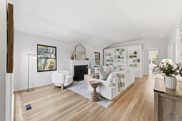 415 Oak Court, Menlo Park, CA 94025