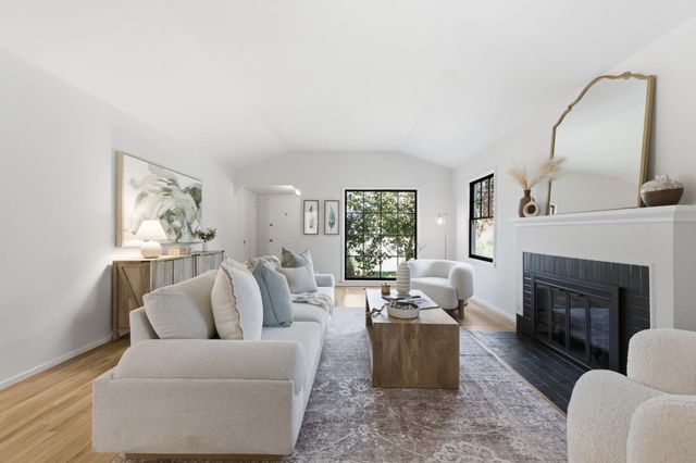 415 Oak Court, Menlo Park, CA 94025