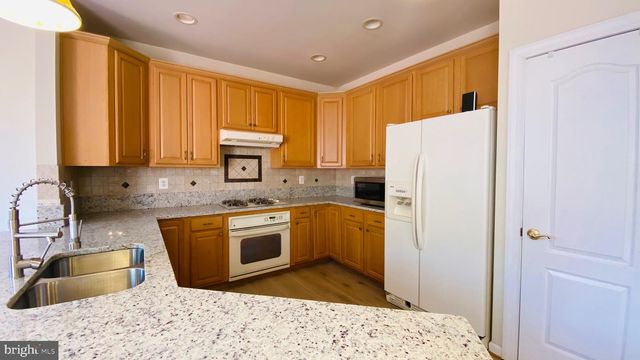8853 MODANO PL, Fairfax, VA 22031