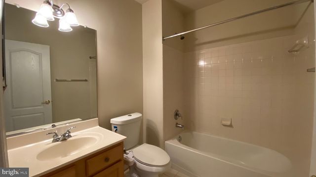 8853 MODANO PL, Fairfax, VA 22031