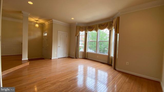 8853 MODANO PL, Fairfax, VA 22031