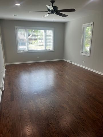 409 E Fullerton Avenue, Elmhurst, IL 60126