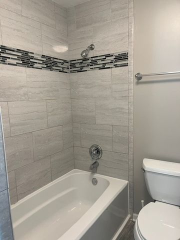 409 E Fullerton Avenue, Elmhurst, IL 60126