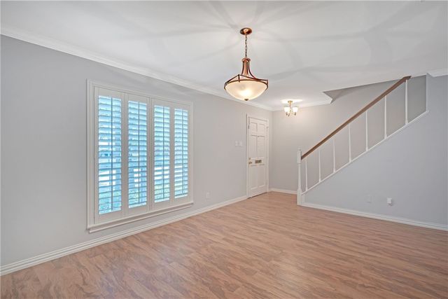 1229 Roaring Springs Road, Fort Worth, TX 76114