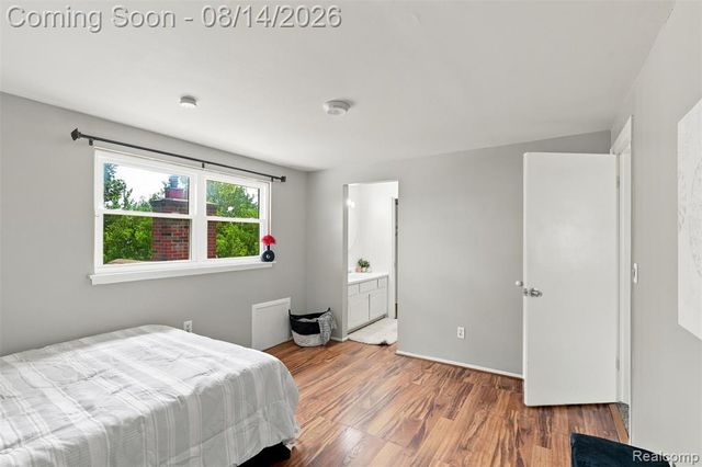 197 Surrey Heights, Westland, MI 48186