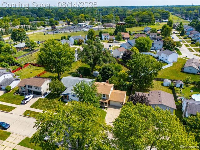 197 Surrey Heights, Westland, MI 48186