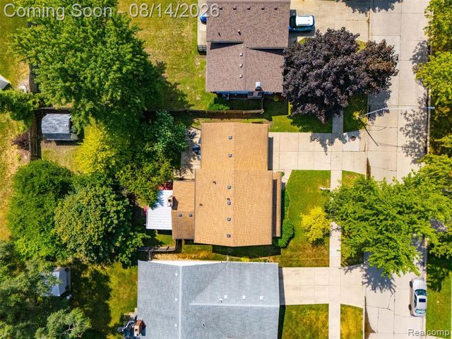 197 Surrey Heights, Westland, MI 48186