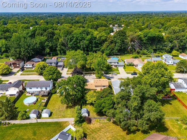 197 Surrey Heights, Westland, MI 48186