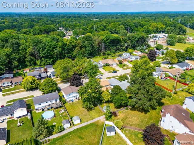 197 Surrey Heights, Westland, MI 48186