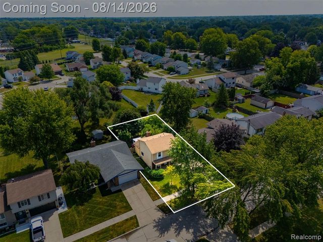 197 Surrey Heights, Westland, MI 48186