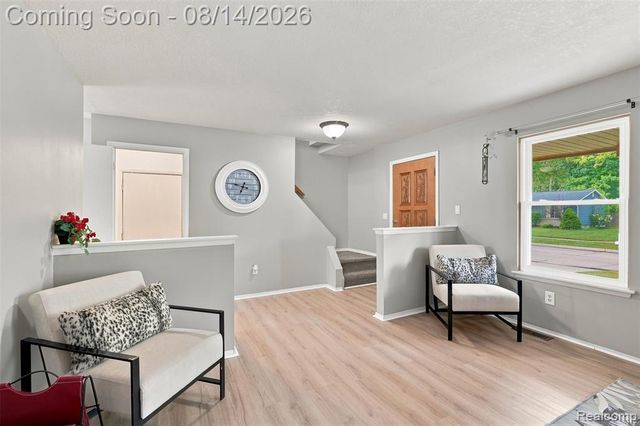 197 Surrey Heights, Westland, MI 48186