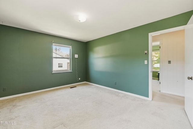140 Lena Drive, Rogersville, TN 37857