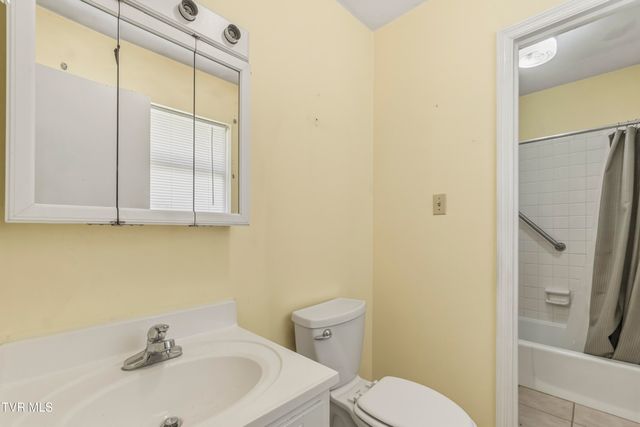 140 Lena Drive, Rogersville, TN 37857