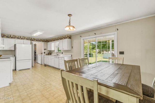 140 Lena Drive, Rogersville, TN 37857