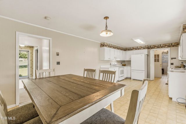 140 Lena Drive, Rogersville, TN 37857