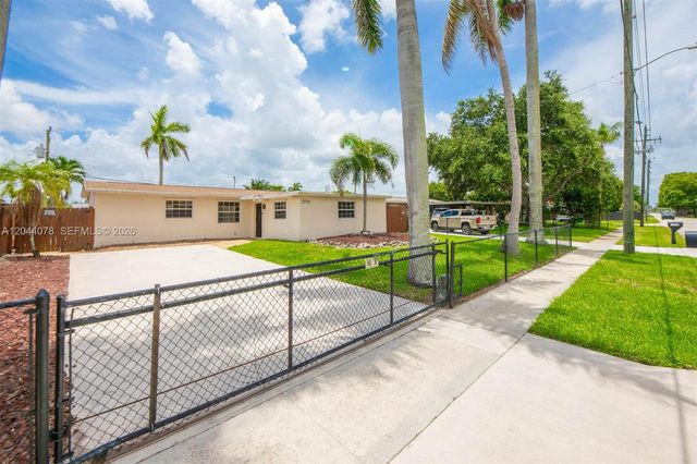 7770 NW 33rd Street 7770, Davie, FL 33024