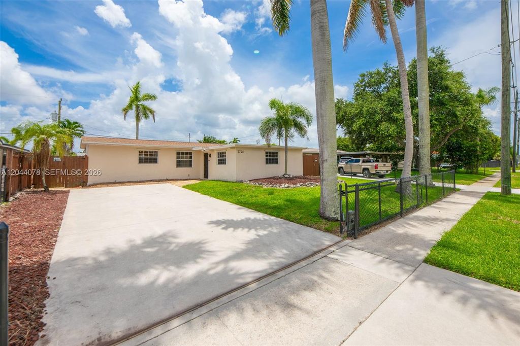 7770 NW 33rd Street 7770, Davie, FL 33024