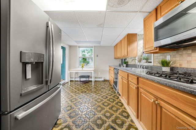 25 Teneyck Avenue, Greenwood Lake, NY 10925