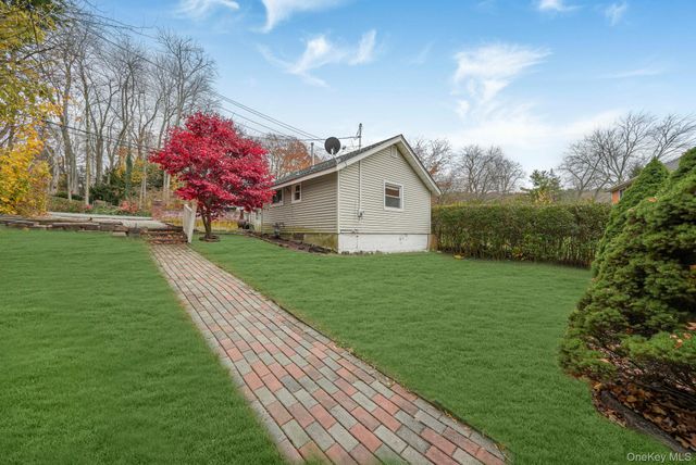 25 Teneyck Avenue, Greenwood Lake, NY 10925