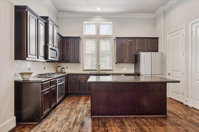 2048 Fannin Station S, Houston, TX 77045