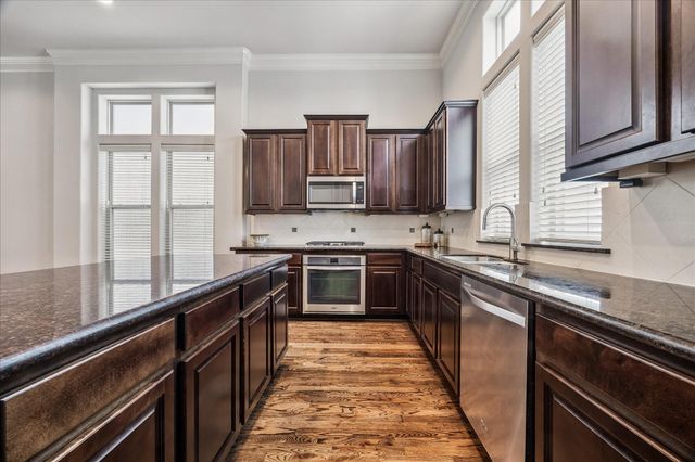 2048 Fannin Station S, Houston, TX 77045