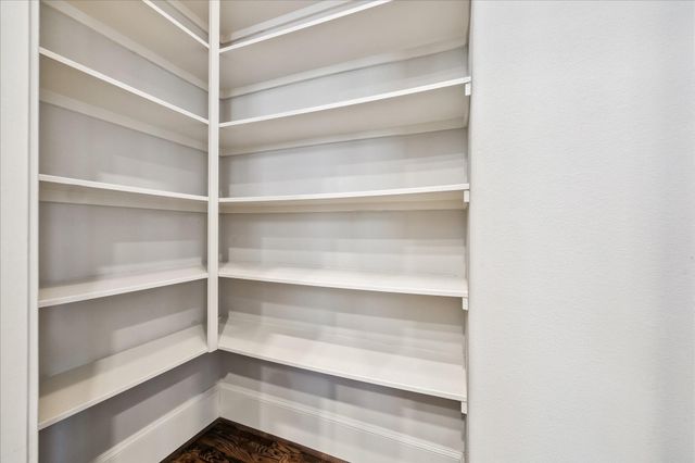 2048 Fannin Station S, Houston, TX 77045