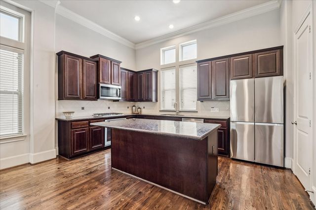2048 Fannin Station S, Houston, TX 77045