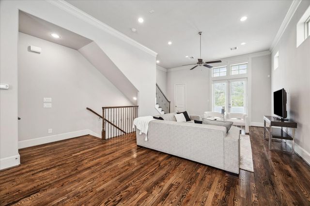 2048 Fannin Station S, Houston, TX 77045