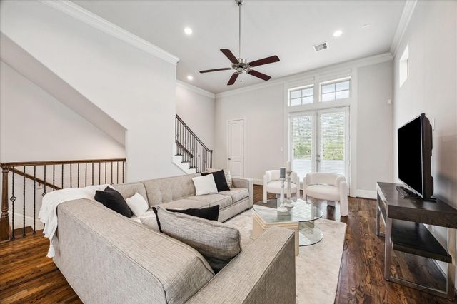 2048 Fannin Station S, Houston, TX 77045