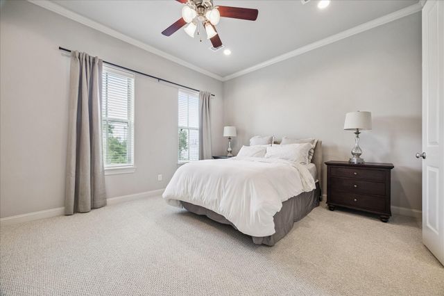 2048 Fannin Station S, Houston, TX 77045