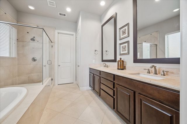 2048 Fannin Station S, Houston, TX 77045