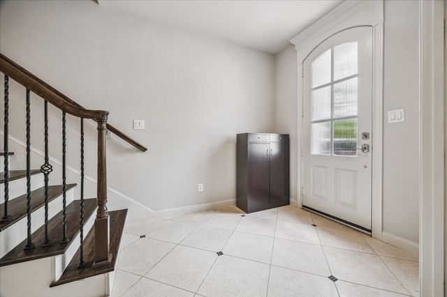 2048 Fannin Station S, Houston, TX 77045