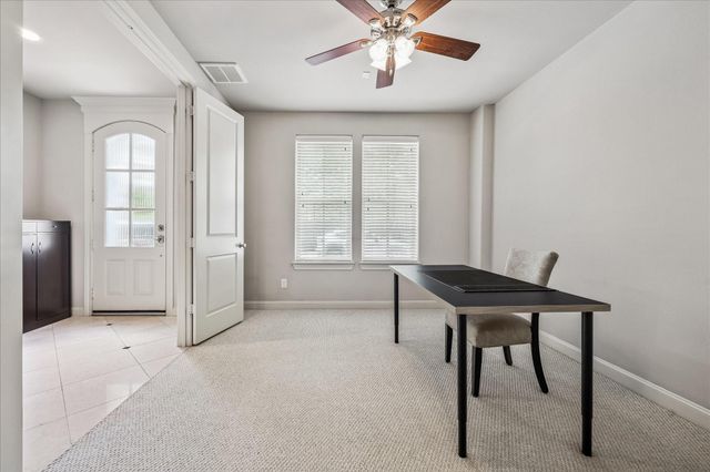 2048 Fannin Station S, Houston, TX 77045