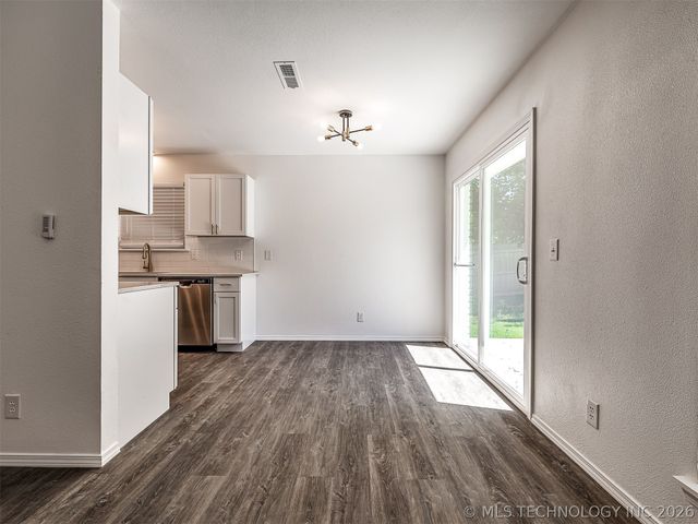 4305 S 1st Place, Broken Arrow, OK 74011