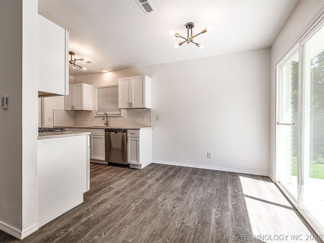 4305 S 1st Place, Broken Arrow, OK 74011