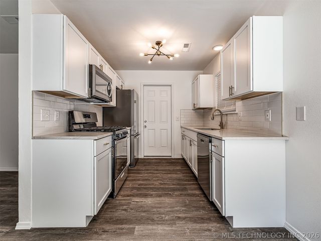 4305 S 1st Place, Broken Arrow, OK 74011