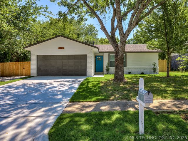 4305 S 1st Place, Broken Arrow, OK 74011