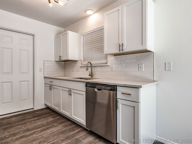 4305 S 1st Place, Broken Arrow, OK 74011