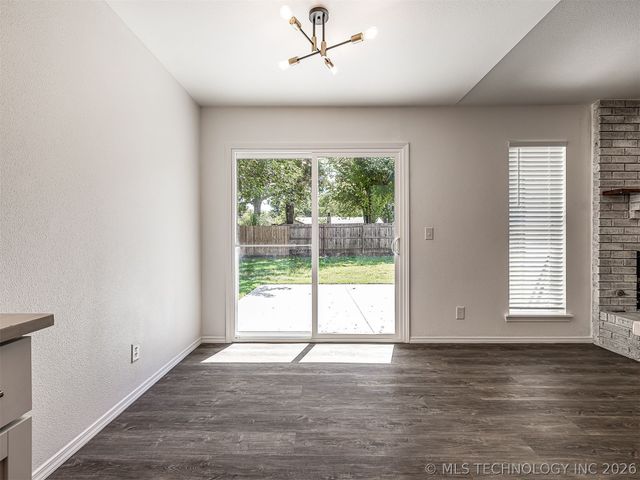 4305 S 1st Place, Broken Arrow, OK 74011
