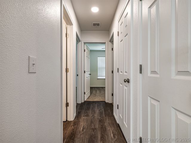 4305 S 1st Place, Broken Arrow, OK 74011
