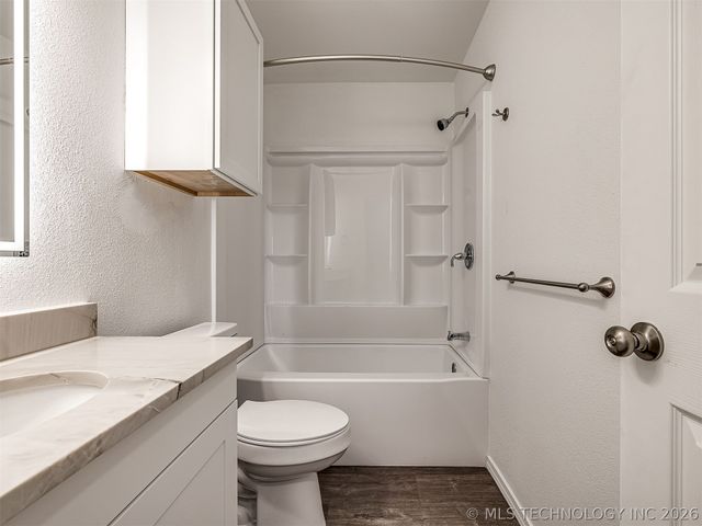 4305 S 1st Place, Broken Arrow, OK 74011