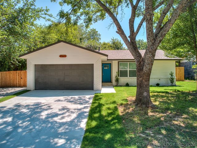 4305 S 1st Place, Broken Arrow, OK 74011